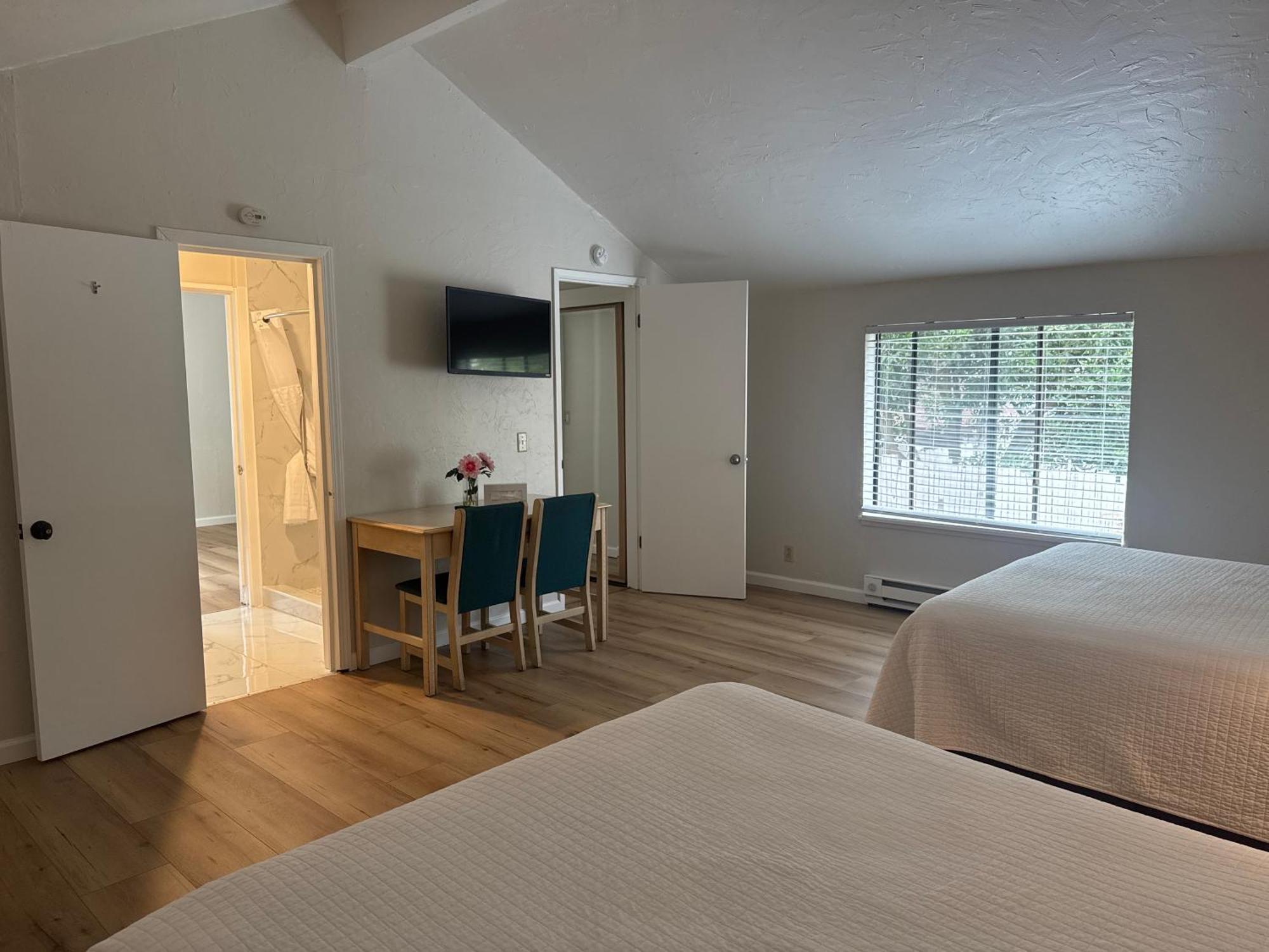 Deluxe Queen Suite,1765590728:JPEG