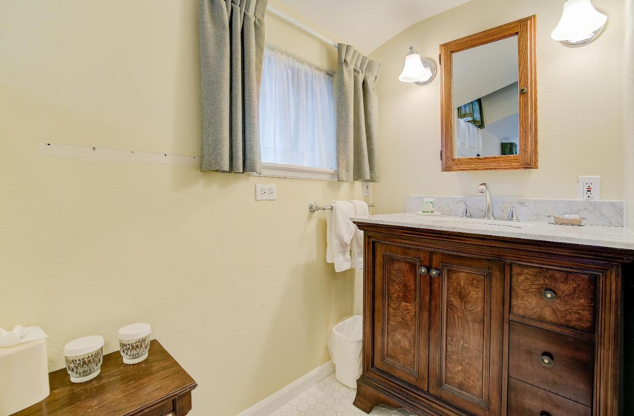 Standard Single Room Sea View