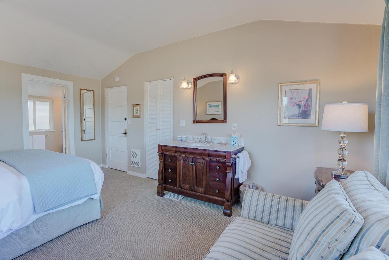 Standard Single Room Sea View