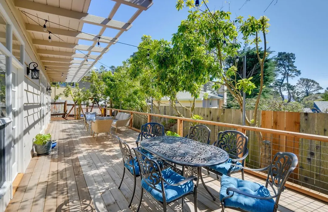 Vacation Rental Home ~ 1 Mi To Carmel Beach!-1