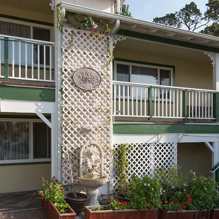 Carmel Inn & Suites-3